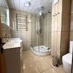 смерековий двір *