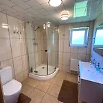 смерековий двір بيت للعطل *