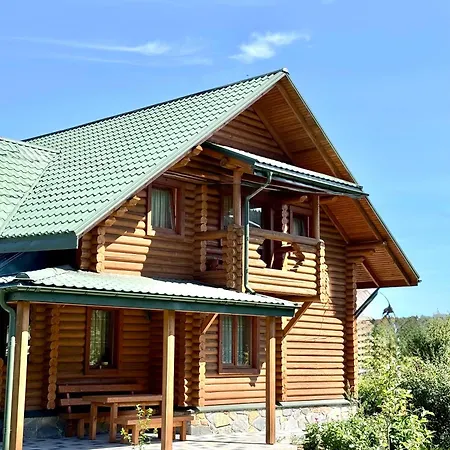 смерековий двір Holiday home *