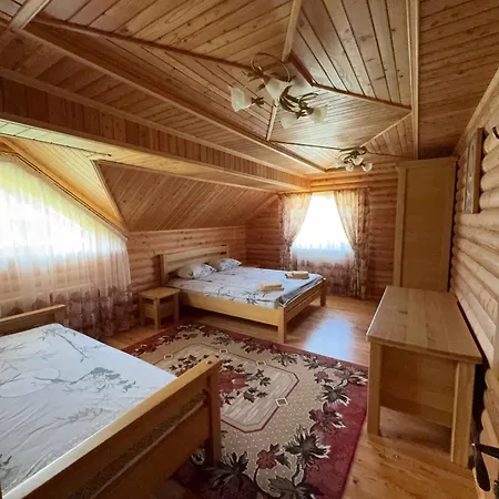 смерековий двір Slavske