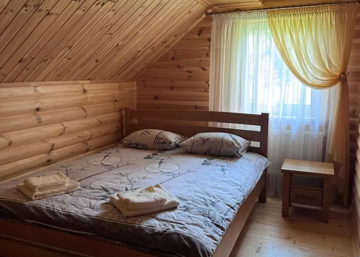 смерековий двір Slavske